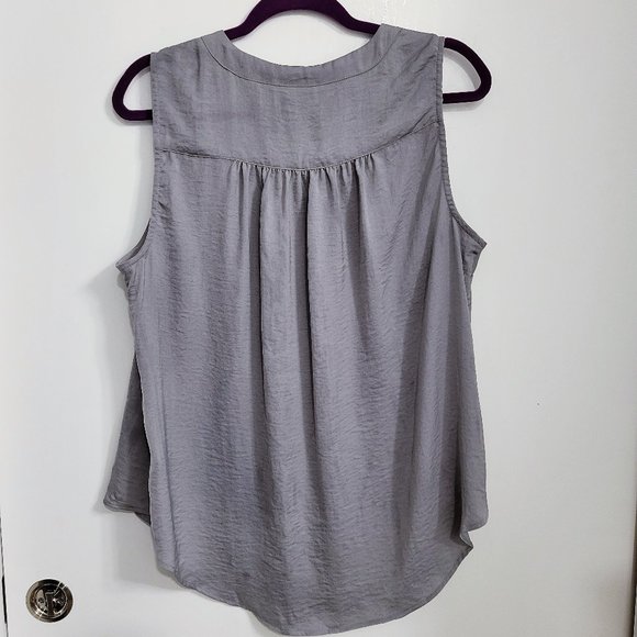 Torrid Gray Lightweight Airy Blouse NWT - Picture 2 of 3